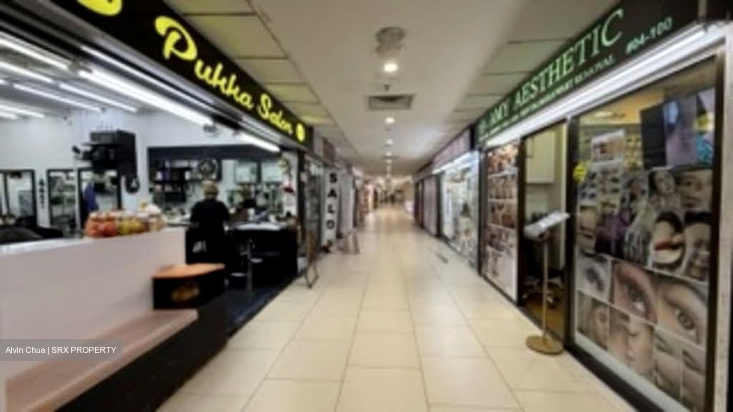 Lucky Plaza (D9), Shop House #628804341